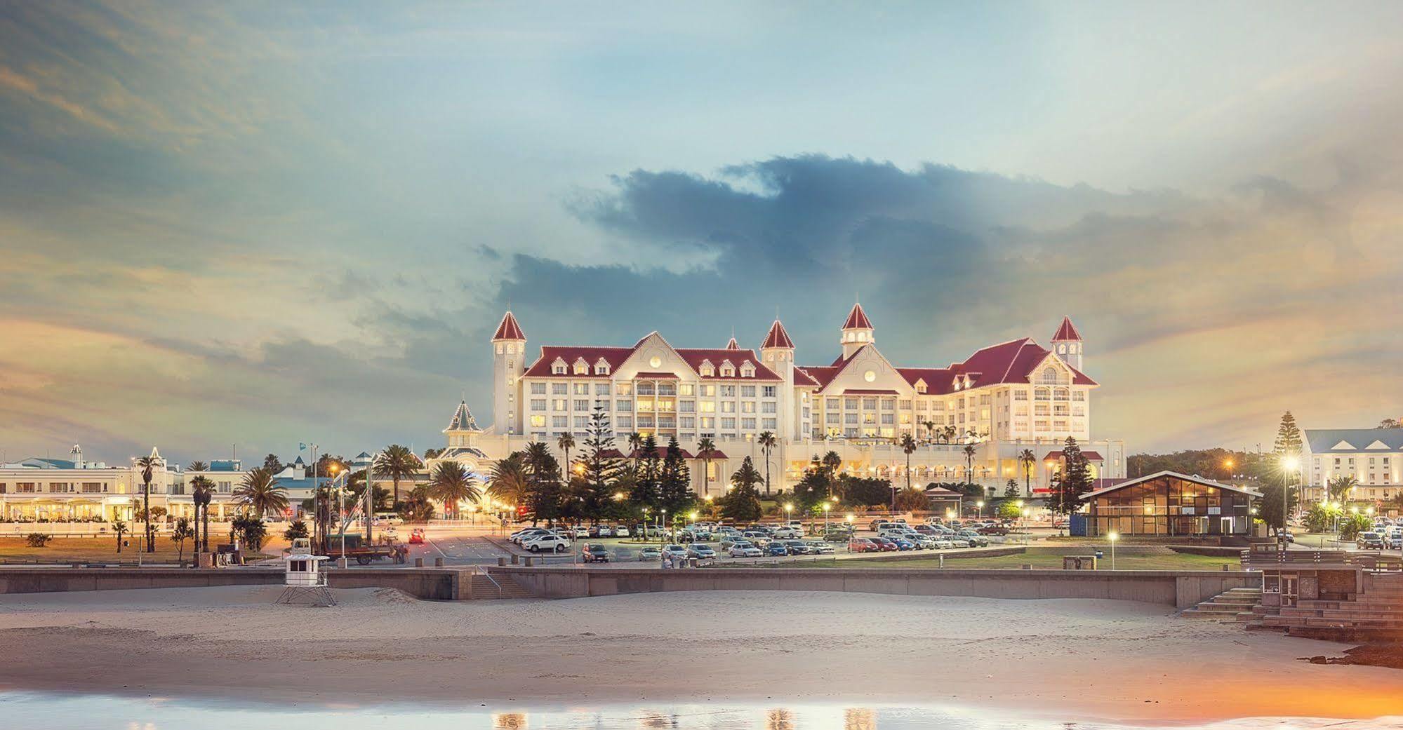The Boardwalk Hotel, Convention Centre & Spa Port Elizabeth Bagian luar foto